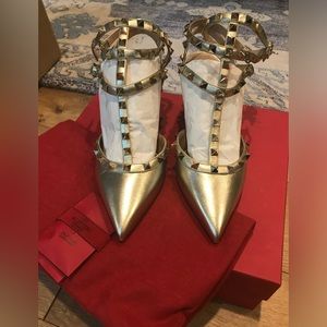 Valentino gold heels 39